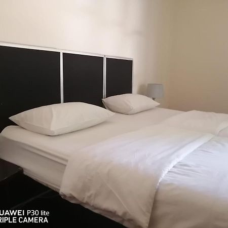 Rosebank Hostel Johannesburg Ngoại thất bức ảnh