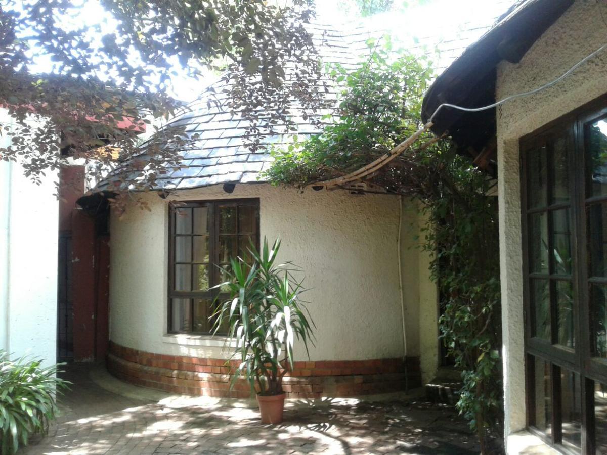 Rosebank Hostel Johannesburg Ngoại thất bức ảnh